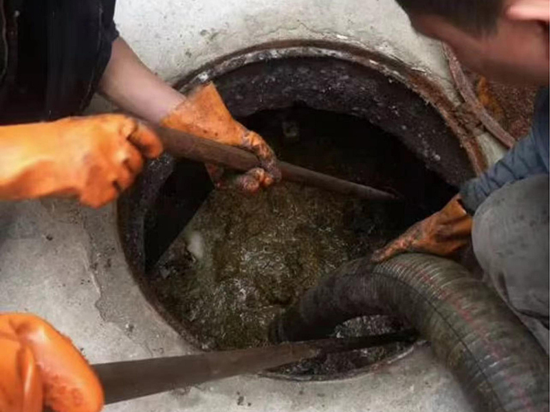 黄江清理化粪池时如何避免沼气的危害？